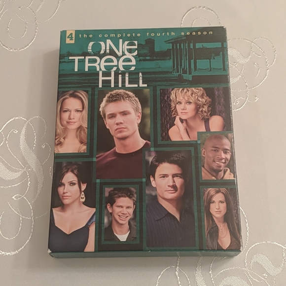 Season 4 - One Tree Hill - DVDs - Picture 1 of 2